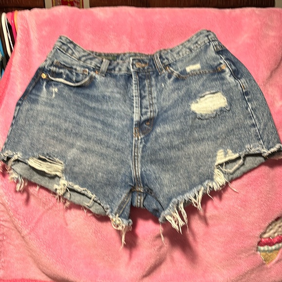 🌺EUC Women’s Denim high rise shorts - Picture 1 of 4